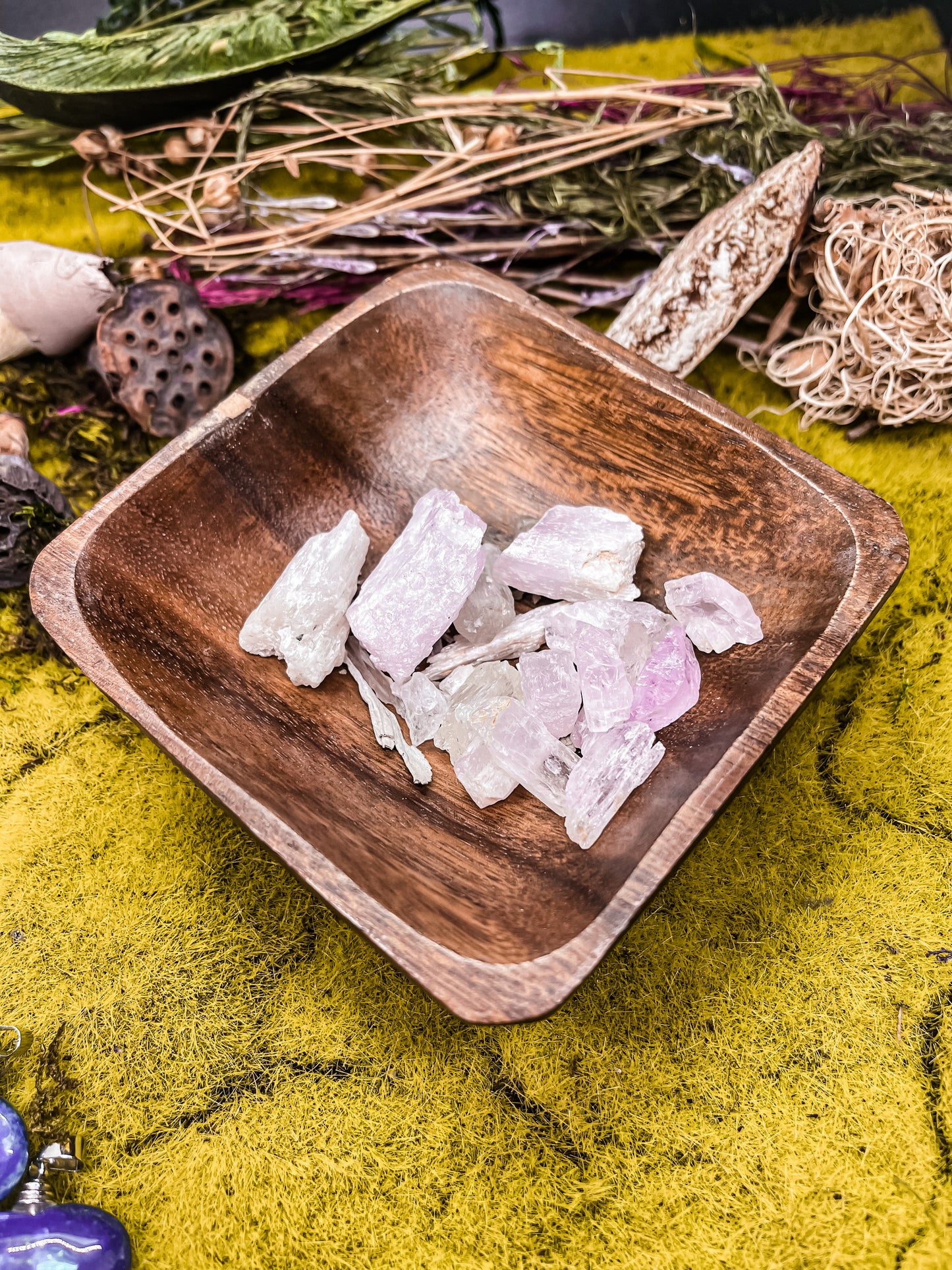 Natural Kunzite for heart healing - Moth to Flame Candles